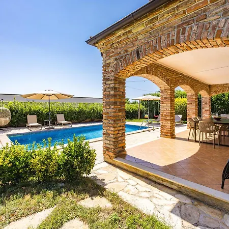 度假居 Beautiful In Cabrunici