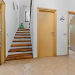 Stunning In * Cabrunici